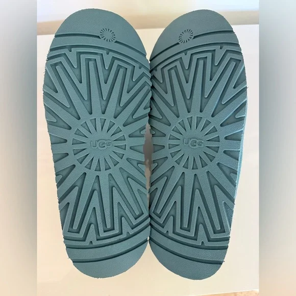 NWOB UGG ® Women's Taz II Platform Suede Slipper Mules Shoes, 9, green - Picture 5 of 7